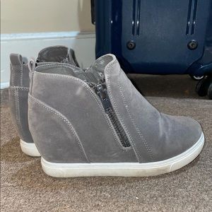 Cute great wedged sneakers!!